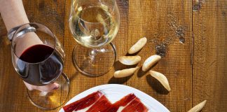 Cómo preparar una cata de jamón ibérico en casa