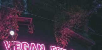 El fast-food Vegan Fox estrena su salón con freestyle-art y entretenimiento