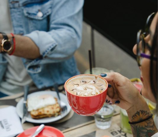 Nucha desembarca en Villa Urquiza reforzando su identidad artesanal