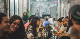 Bierhof, patio cervecero: pintas y tapas latinas al aire libre en Palermo