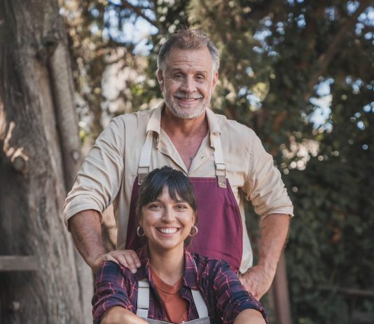 «Dos Fuegos», la nueva serie de El Gourmet con Felicitas Pizarro y Christian Petersen