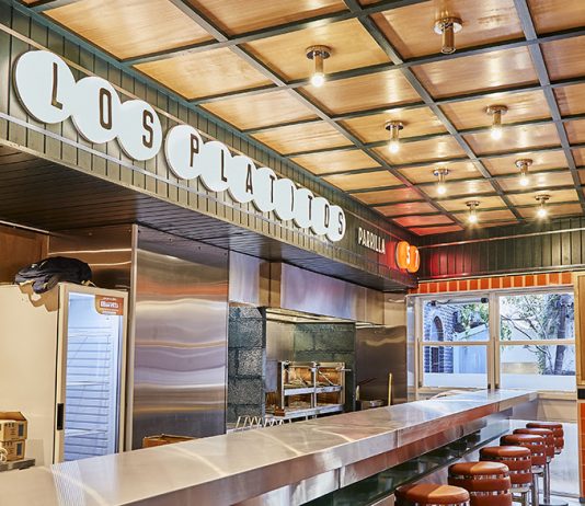 Los Platitos, la legendaria parrilla de la Costanera, reabrió sus puertas