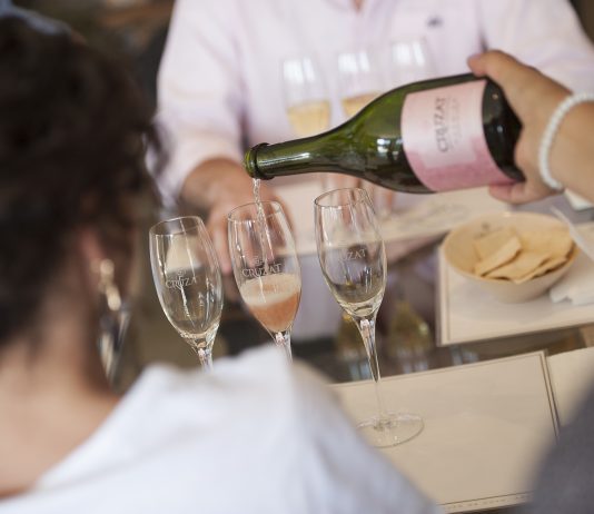 Crece en Argentina la tendencia de comer con espumosos