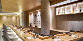 Uni Omakase: una experiencia exclusiva para solo doce personas, reconocida por la guía Michelin uni omakase
