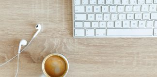 Descubrí cómo un elegante rincón de café puede transformar tu cocina  rincón de café coffee