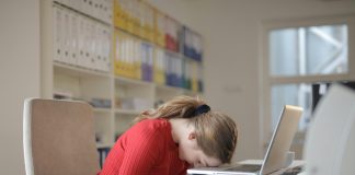 Cómo manejar el agotamiento mental de fin de año agotamiento