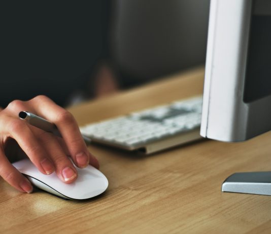 Paradoja digital: La IA avanza, pero el 63% de los alumnos elige el factor humano