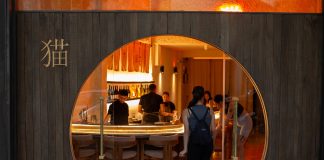 Neko Devoto: una barra de sushi premium y diseño sofisticado NEKO SUSHI DEVOTO