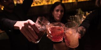 El DJ Paul Oakenfold ofrecerá una noche de música única frente al río en Sendero resto bar