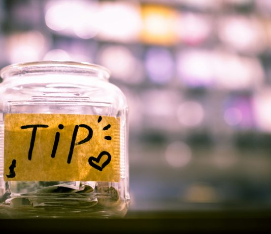 Gastronomía: avanza la propina digital y aseguran que puede hasta duplicar los ingresos de los empleados propina digital