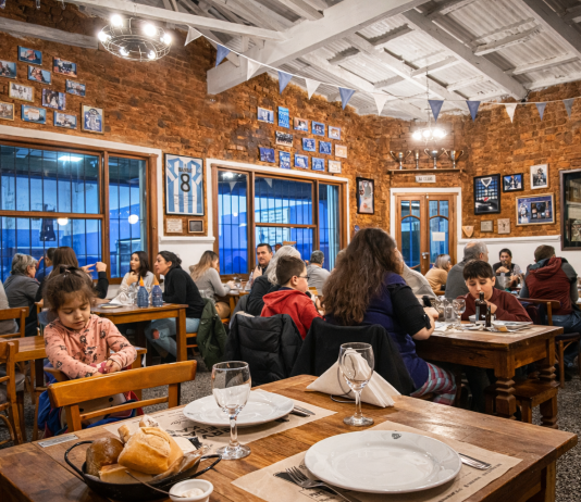 El Bodegón del Club Kimberley, un clásico de Devoto con parrilla a carbón y espíritu comunitario el bodegón del kimberley