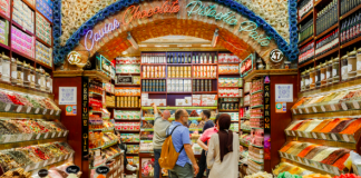 ¿Qué compran los argentinos cuando salen de viaje?