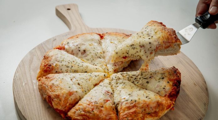 La pizza al molde porteña, según Roberto y Mateo Petersen: una tradición que sigue vigente pizza zen